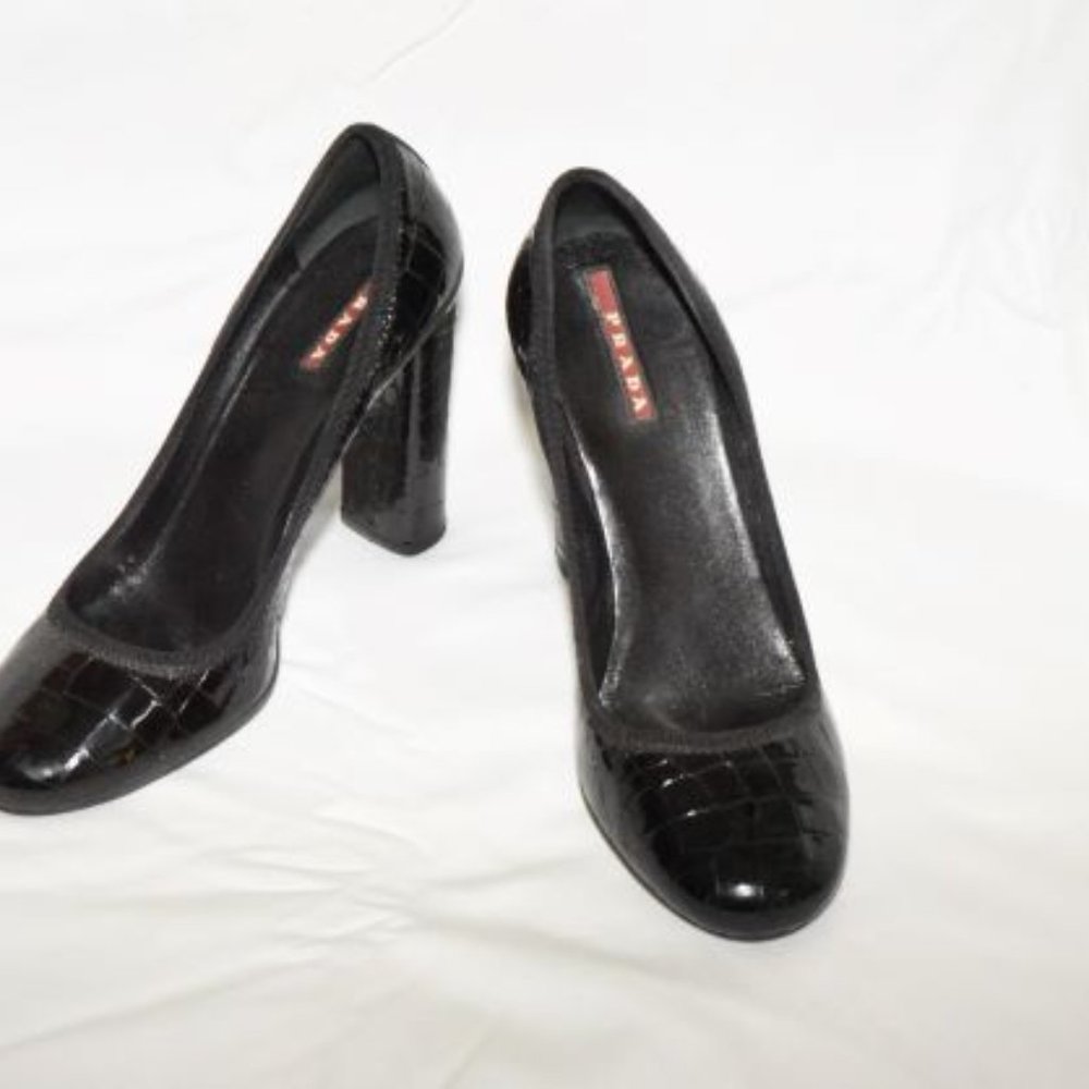 PRADA black pumps